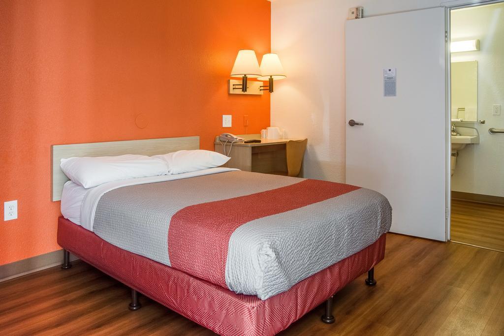 Motel 6-Kelso, WA - Mt. St. Helens Eksteriør billede