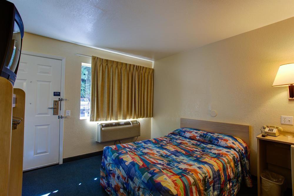 Motel 6-Kelso, WA - Mt. St. Helens Eksteriør billede
