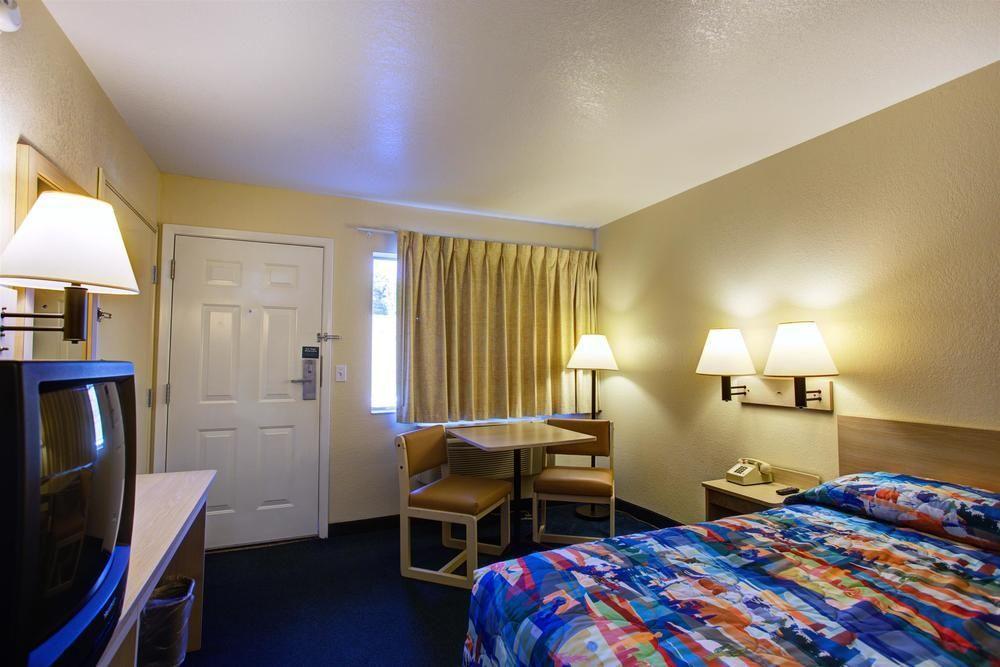Motel 6-Kelso, WA - Mt. St. Helens Eksteriør billede
