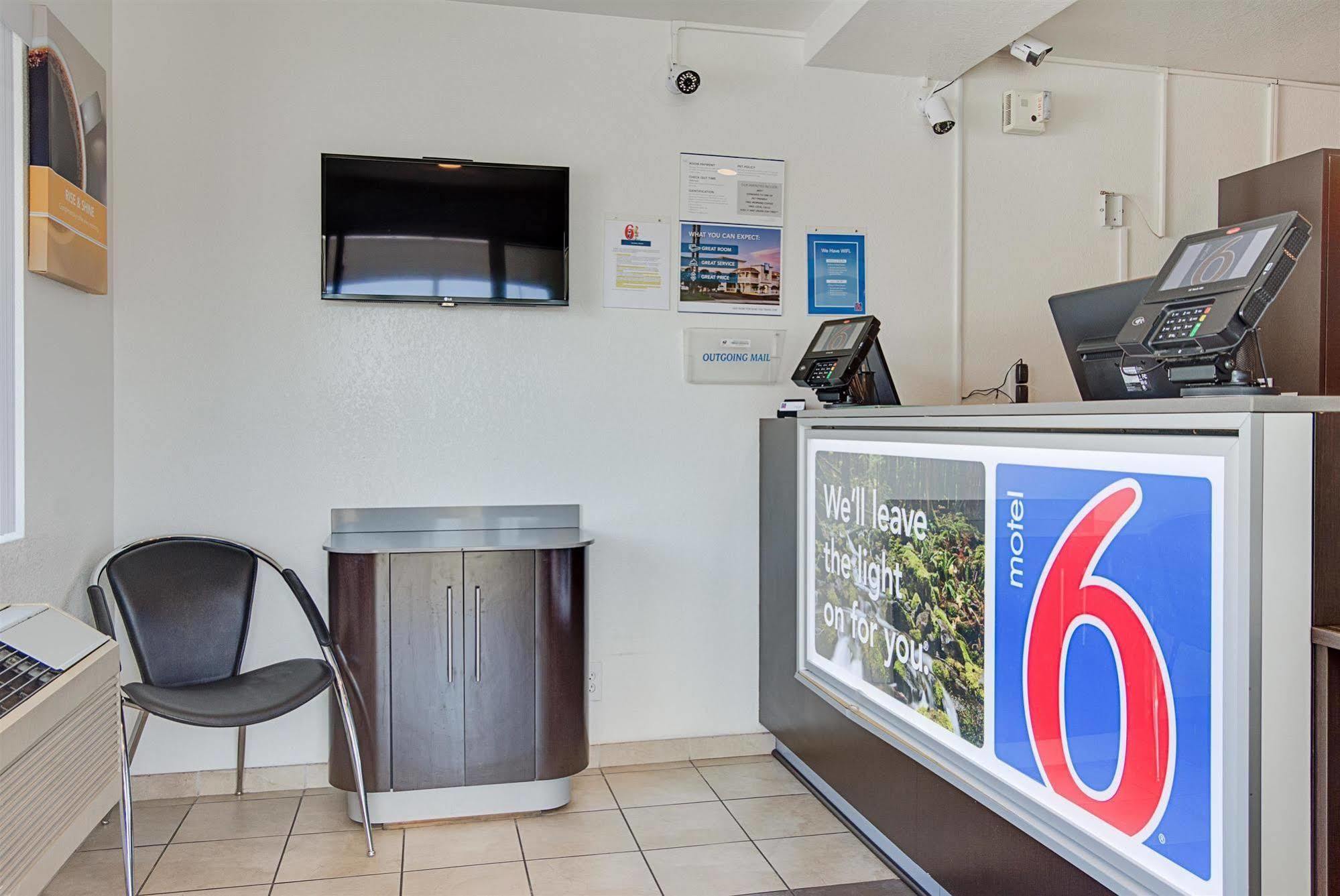 Motel 6-Kelso, WA - Mt. St. Helens Eksteriør billede